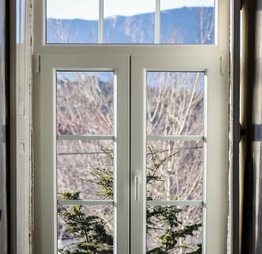 Mountain House/ Serra Da Estrela